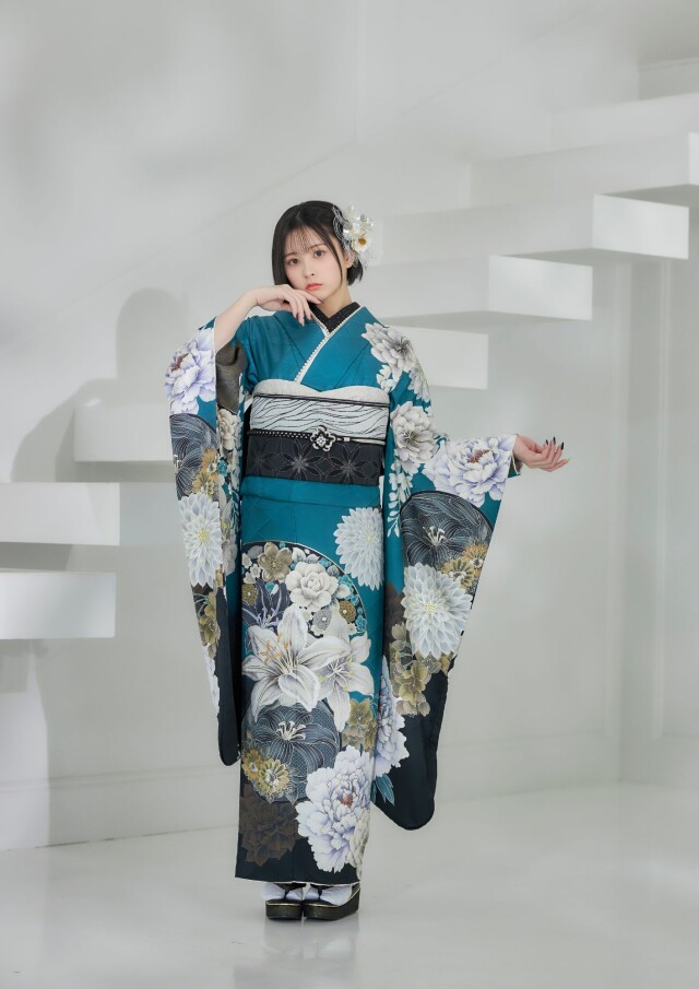 青緑色 花柄 振袖 絹製 青緑色 花柄 振袖 絹製 青緑色 花柄 振袖