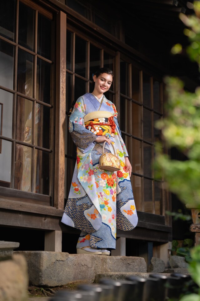恵比寿 ALʼAISE アレーズ の成人式の振袖 /水色/古典/花柄/ 千總 F0150