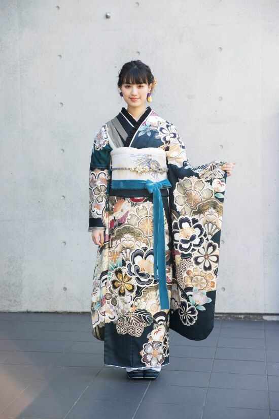 ふりそで のむら She's a Rainbowの振袖 /紺色/ベージュ色/キュート/花