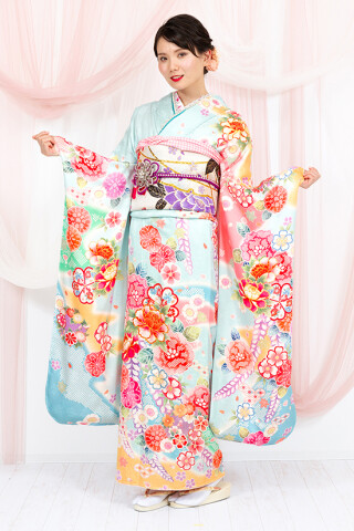 kiramari2004　振り袖D 鷺森アグリとコラボしたオリジナル黒振袖。まるで万華鏡 | kimono