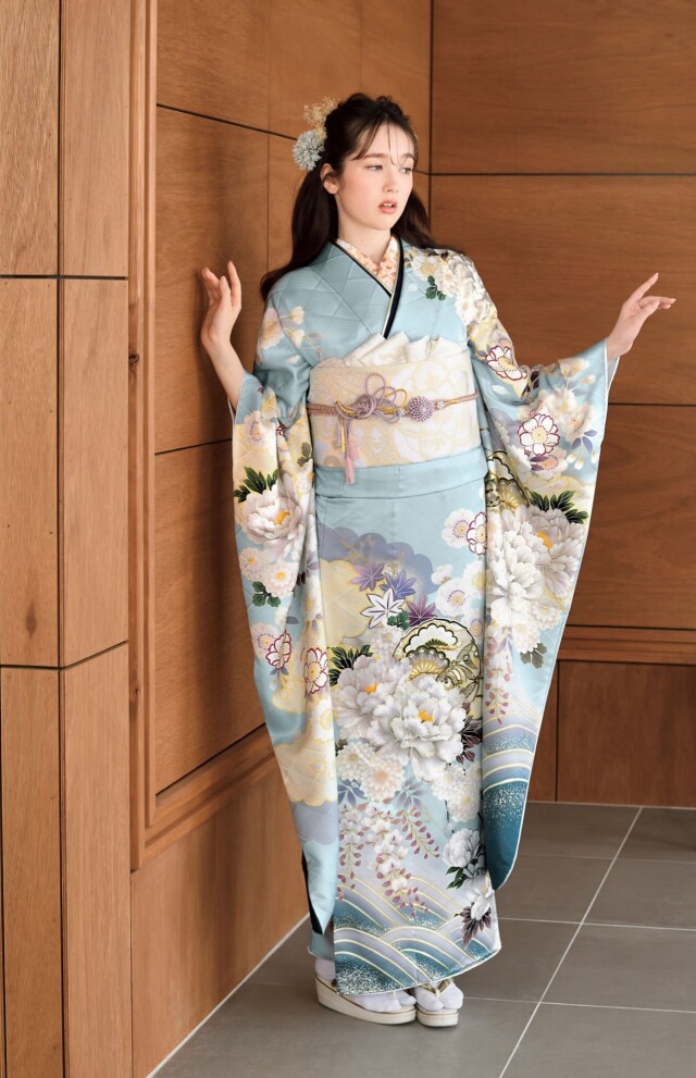 ふりそで彩華-Saika- 伊勢崎店の振袖 /水色/白色/エレガント/花柄