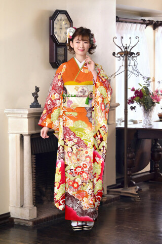 オレンジ古典柄振袖_振袖_98131 | 呉服のもろふじ　柳川本店