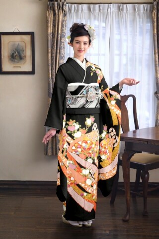 黒古典柄振袖_振袖_98132 | 呉服のもろふじ　柳川本店