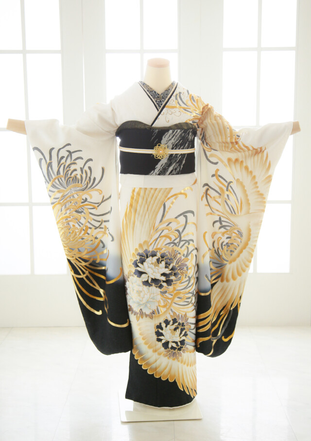 振袖 鶴デザイン 白地 黒縞 振袖 鶴デザイン 白地 黒縞 遊楽市の振袖 /黒色/白色/レトロ/鶴柄/ 【和風