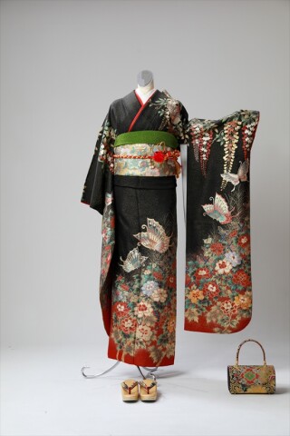 紫色 蝶 刺繍 振袖 着物 ヴィンテージ バタフライ アンティーク着物の灯屋2の振袖 /紫色/古典/蝶柄/ 蝶々に花車紋