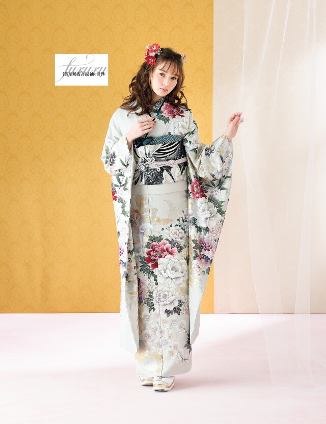 假屋崎省吾 デザイン振袖フルセット 華道家”假屋崎省吾デザイン振袖が