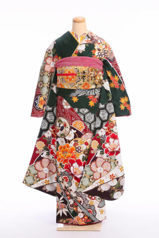 人気の深緑色に伝統的な花柄_振袖_71716