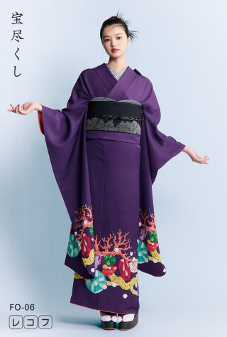 KIMONO KINDの振袖 /黒色/黒色/古典/宝尽柄/ 「宝尽くし」京友禅手描き
