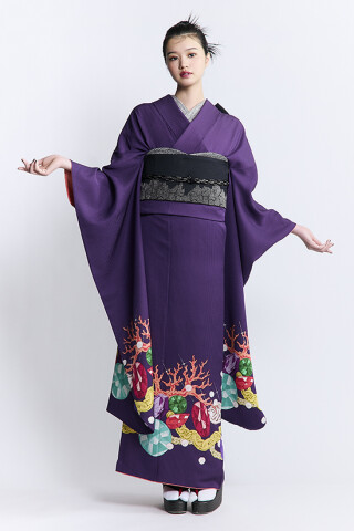 KIMONO KINDの振袖 /黒色/黒色/古典/宝尽柄/ 「宝尽くし」京友禅手描き