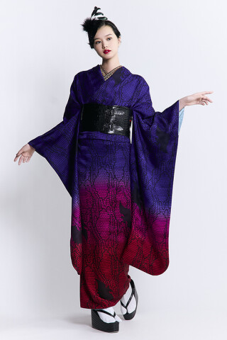 東京着物 結鶴 中目黒店の振袖 /青色/紫色/クール/花柄/ モダン振袖