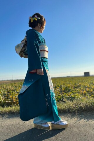 ★ やゆよ です★ ™️ 振袖4点セット‼️ お振袖セット　NO54 きもの館 ききようやの振袖 /ベージュ色/シルバー色/クール/無地
