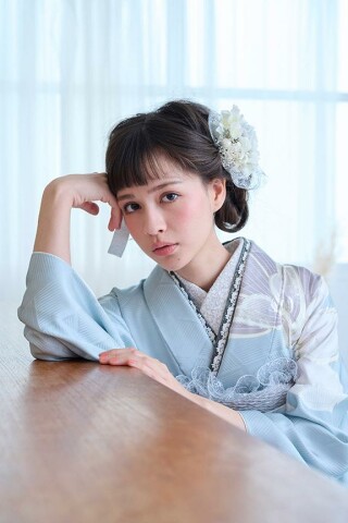アイスブルーの大輪花振袖｜透明感×プリンセススタイル_振袖_74286 | 夢きらら川口店
