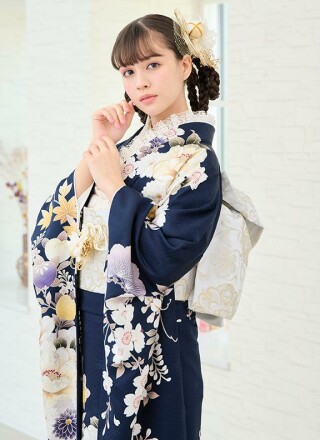 濃紺地 四季の花々が美しく映える古典柄振袖_振袖_74313