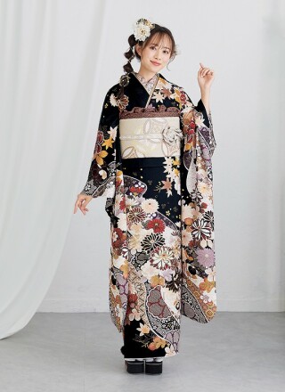 四季の花々が可憐 古典柄の黒地振袖 YK6115_振袖_74345