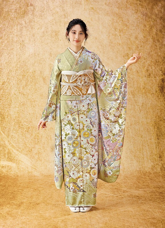 【即購入歓迎】緑色花柄振袖 金色帯付き 緑色花柄振袖 金色帯付き