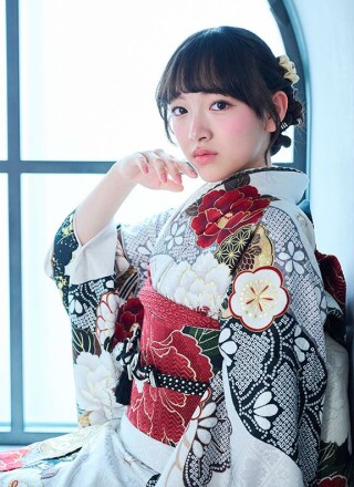 白×黒の気品をまとう｜凛と華やぐ高級古典振袖_振袖_74378