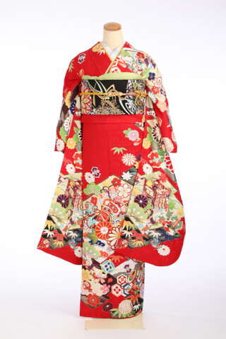 華やかな赤に散りばめられた花柄_振袖_76967