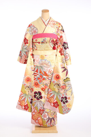 上品で華やかな優しいクリーム色の振袖_振袖_76991