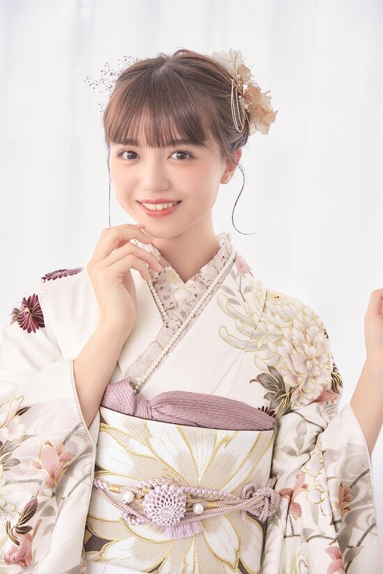 ミニチュア着物　白地　薔薇 ① ミニチュア着物 白地 薔薇 ① ミニチュア着物 白地 薔薇 ①