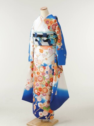 青と白のぼかしに花柄の振袖_振袖_102692 | 振袖レンタル専門店WANOYA（横浜そごう店）