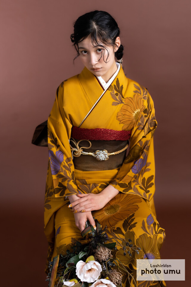 LashinVan photo umuの振袖 /黄色/ゴールド色/エレガント/橘柄