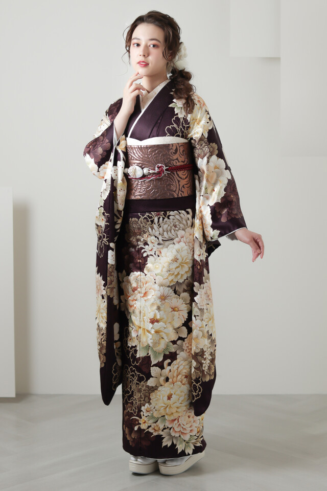 FURISODE Riche (リシェ)の振袖 /茶色/エレガント/牡丹柄