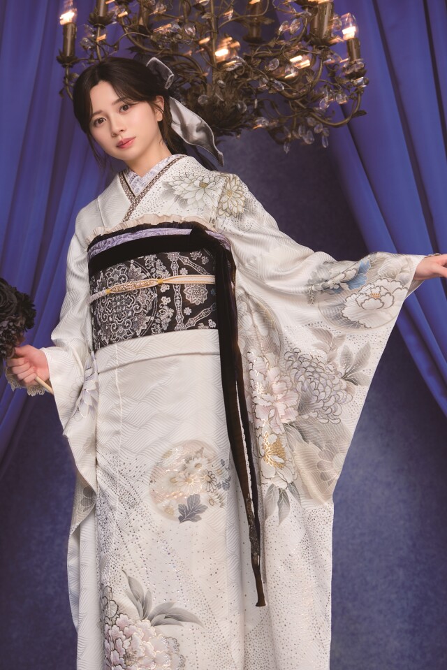 やま屋の振袖 /白色/黒色/エレガント/その他/ 桜田ひより 振袖 | My振袖