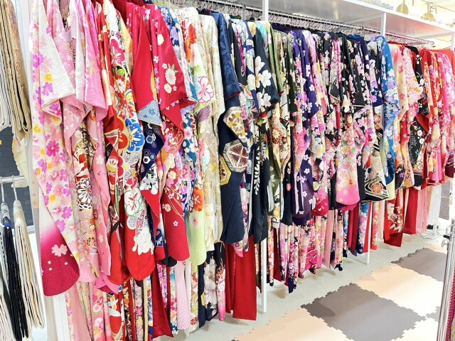 和装 履物。 レンタル着物屋さん、和装古着屋さん、必見。 神戸市垂水区】海を望む築100年古民家美容室「Lien」、着物レンタル