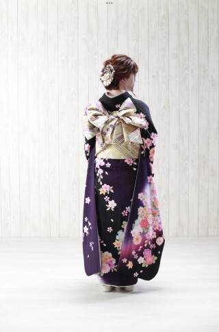 振袖専門店 いちのやの振袖 /ピンク色/紫色/エレガント/花柄/ 池田