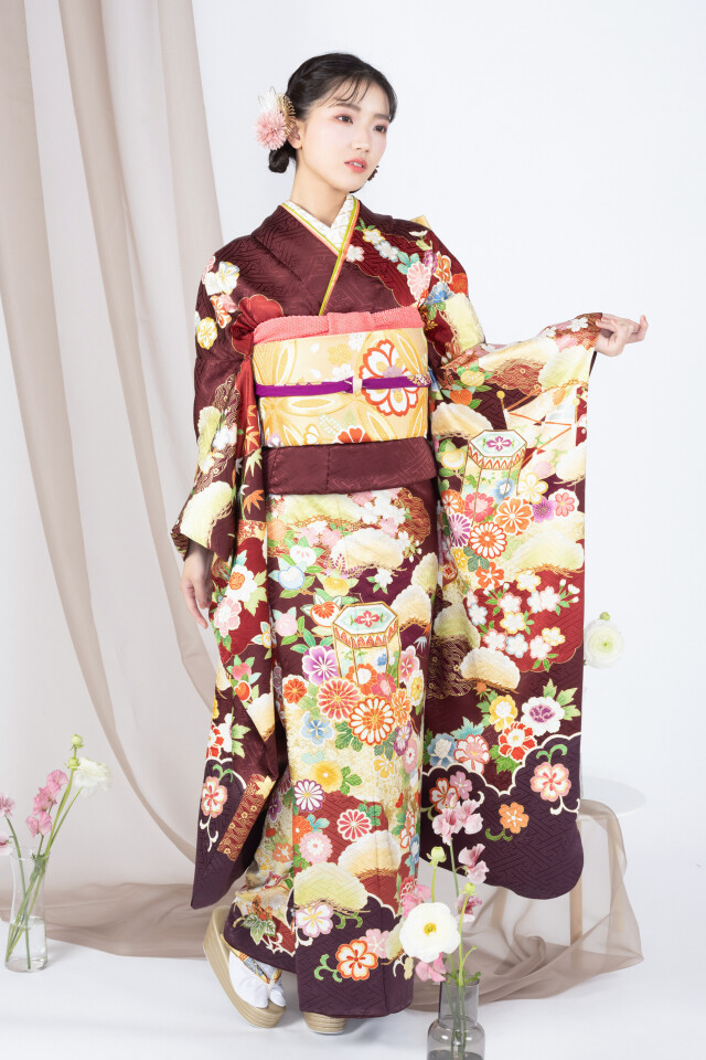 振袖 雲紋様 蝶の刺繍　アンティーク　コスプレにも 振袖ネットレンタル：サイケデリックな赤と青】雲形模様が独特/KH-488