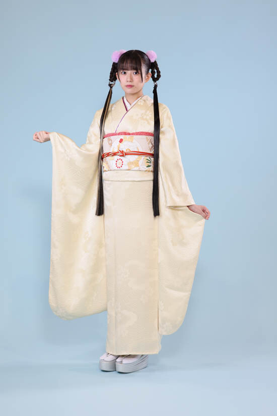 白綸子振袖と帯 KIMONO KINDの振袖 /白色/白色/古典/無地柄/ 「桜」綸子無地振袖