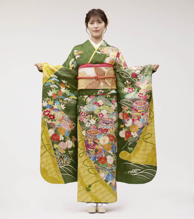 KIMONO KINDの振袖 /緑色/ゴールド色/古典/菊柄/ 「絞り御簾に貝桶檜扇