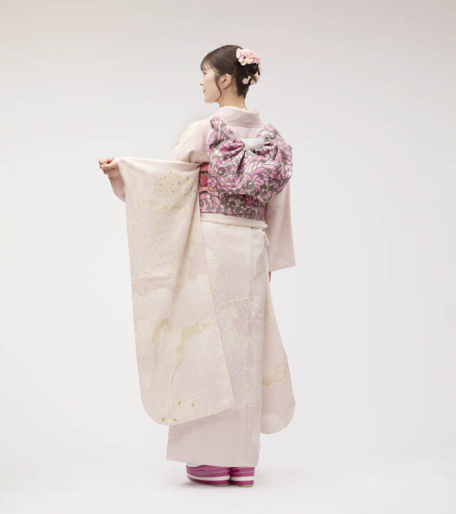 KIMONO KINDの振袖 /ピンク色/ピンク色/古典/牡丹柄/ 「大牡丹」 京