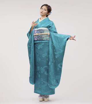 KIMONO KINDの振袖 /黒色/黒色/古典/宝尽柄/ 「宝尽くし」京友禅手描き