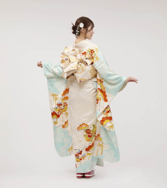 一点もの高級振り袖3wayKIMONO FUKU KIMONO KINDの振袖 /水色/白色/古典/松竹梅柄/ 「松竹梅」絞り友禅