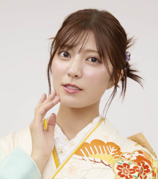 KIMONO KINDの振袖 /水色/白色/古典/松竹梅柄/ 「松竹梅」絞り友禅