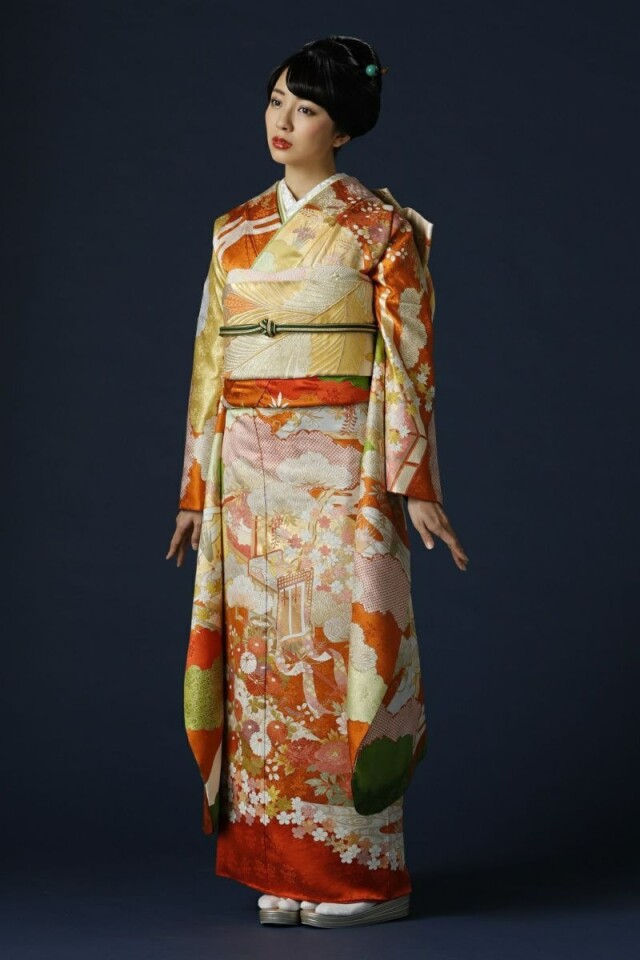藤井寛 ロイヤルカラー ピンク系 桜 菊 振袖 藤井寛 ロイヤルカラー ピンク系 桜 菊 振袖 ロイヤルカラーの