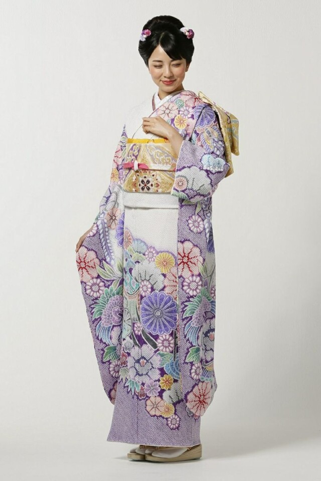 表参道 別蔵 / 志染庵 by kimono heartsの振袖 /白色/紫色/古典/花柄