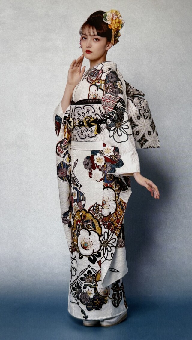 振袖　完全フルセット　25点　成人式　結婚式　前撮り　白　ホワイト　絞り柄　美品 振袖 レース セット 】白 成人式 フルセット 上品 おしゃれ 無地 花 金