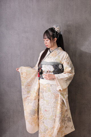 白/金_振袖_93258 | LaPrima（美容室Ｂ・Ｆ・Ｃ姫グループ）