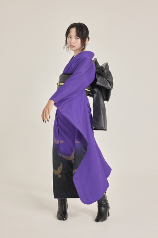 アンティーク着物の灯屋2の振袖 /紫色/古典/蝶柄/ 蝶々に花車紋錦紗