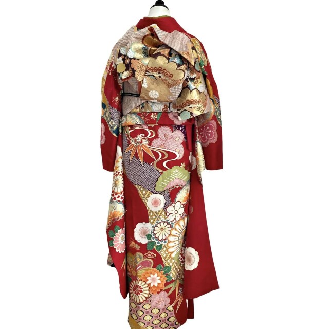 キモノ山猫【西宮｜着物レンタル・販売・着付け】の振袖 /赤色/古典